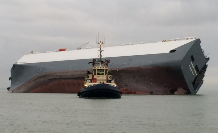 Container ship Hoegh Osaka aground on Brambles Bank