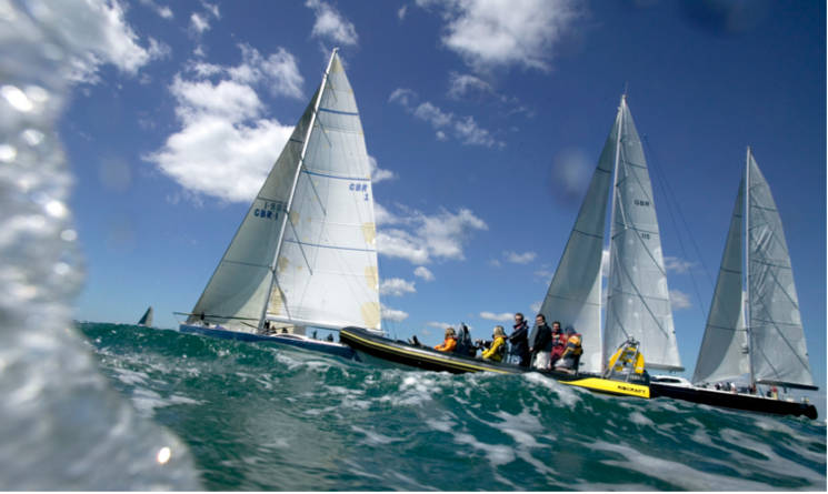 Sailing with support Rib