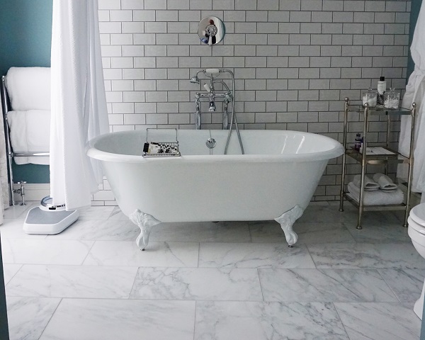 North House Hotel period bathroom