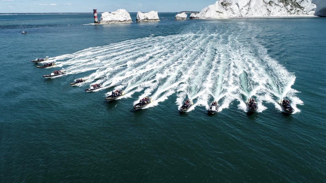 Ribs blasting in formation