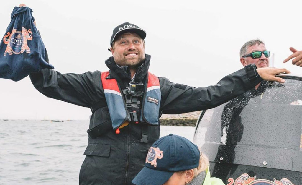 Alex Thomson