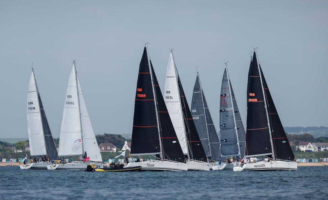 sailing_regatta_with_race_Rib